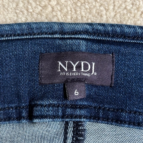 NYDJ (Not Your DaughterJeans) Marylyn Straight. Lift & tuck technology Size US 6 - Picture 9 of 13